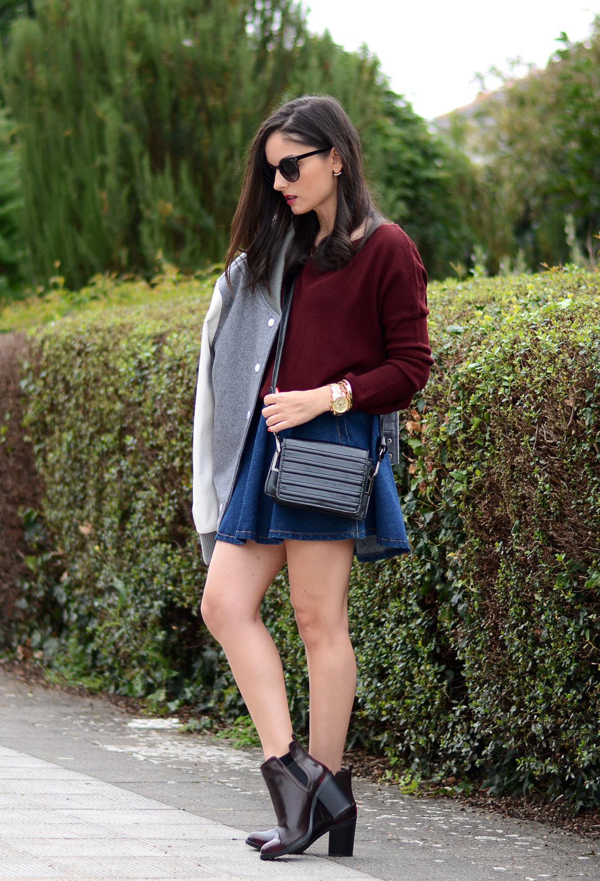 Silueta in forma de clepsidra