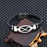 Bratara neagra cu amuleta infinit