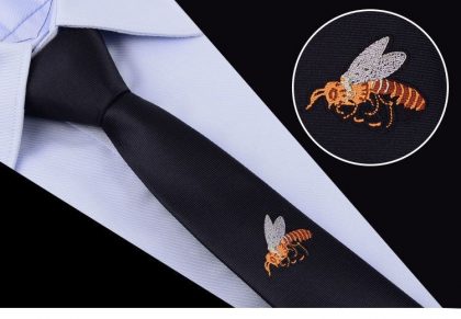Cravata barbati neagra cu model albina