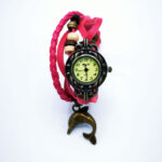 Ceas de mana cu bratari de piele roz si decoratiuni