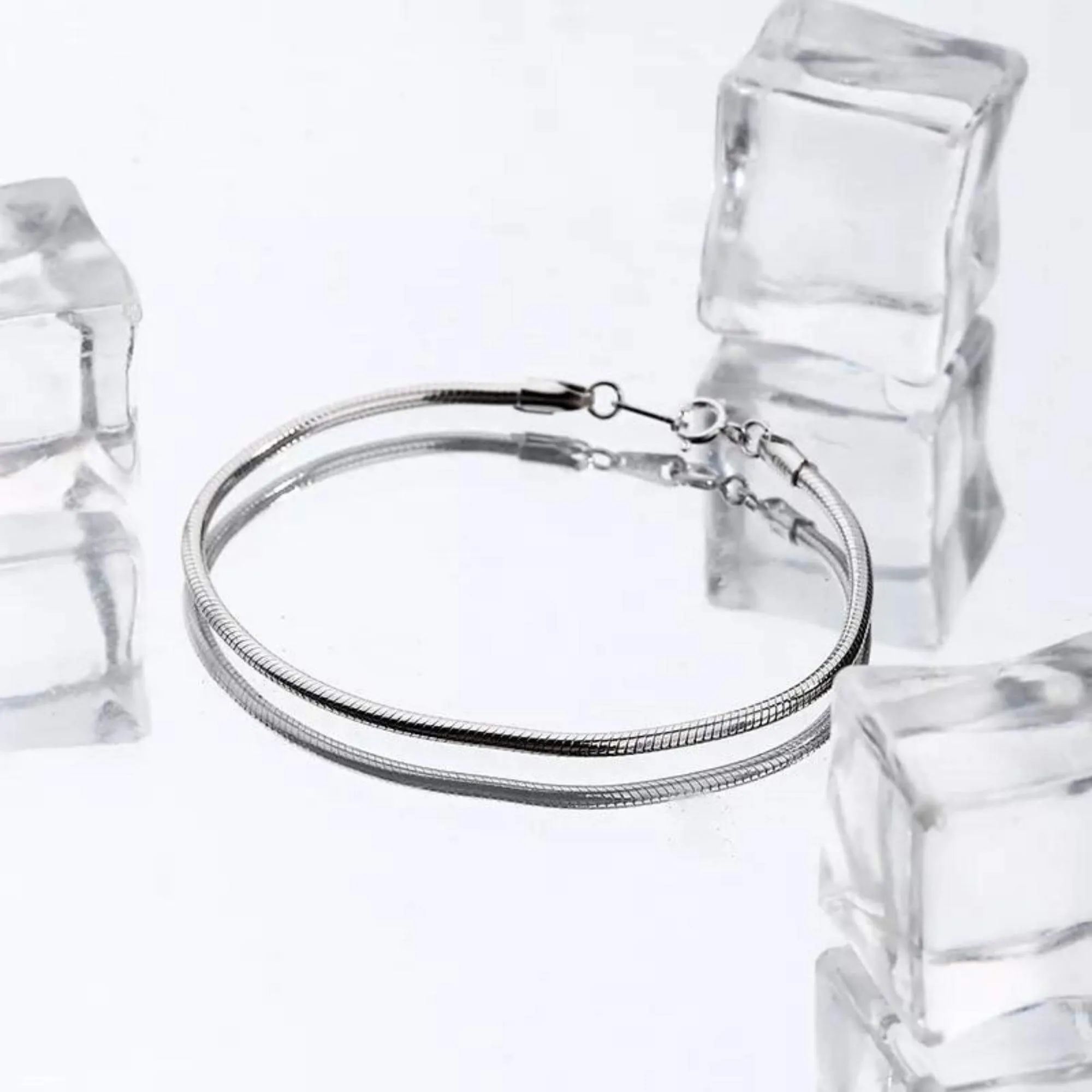 bratara-argint-925-snur-greta-fundal