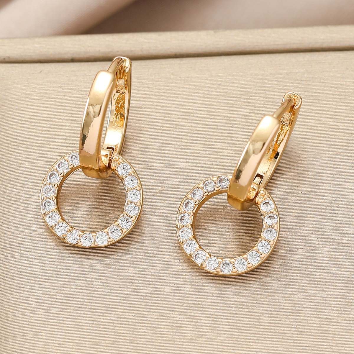 cercei-placati-aur-litlle-circle